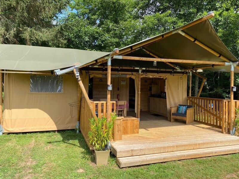 Camping Moulin du Pommier -Safari tent 6p sanitary