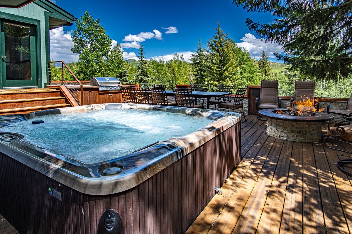 Corrock Style - Luxury Hot Tub Home near Ski Lifts