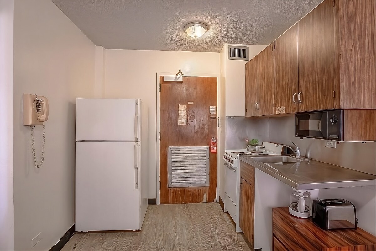 Comfort and Convenience! 2 Beautiful Units, Pool