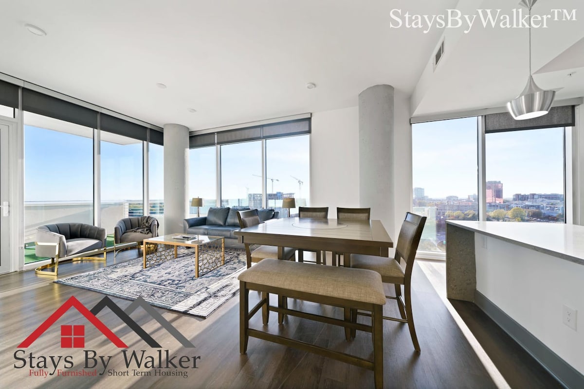 StaysByWalker Lux 3BR Uptown ！水疗/健身房/加大双人床