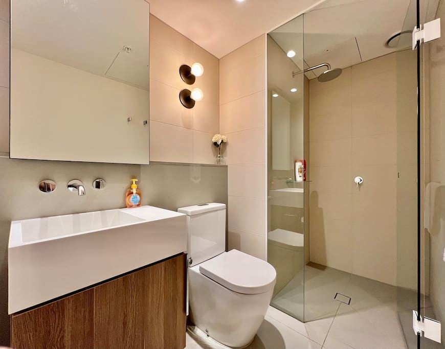 Top New CBD 2 bedrooms 2 baths