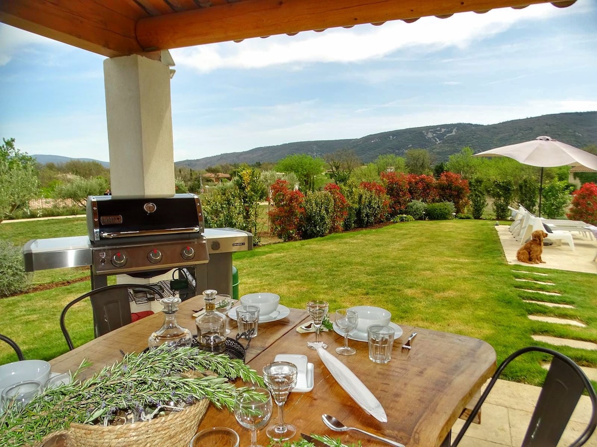 Villa climatisée grand parc à Lacoste, vue Luberon