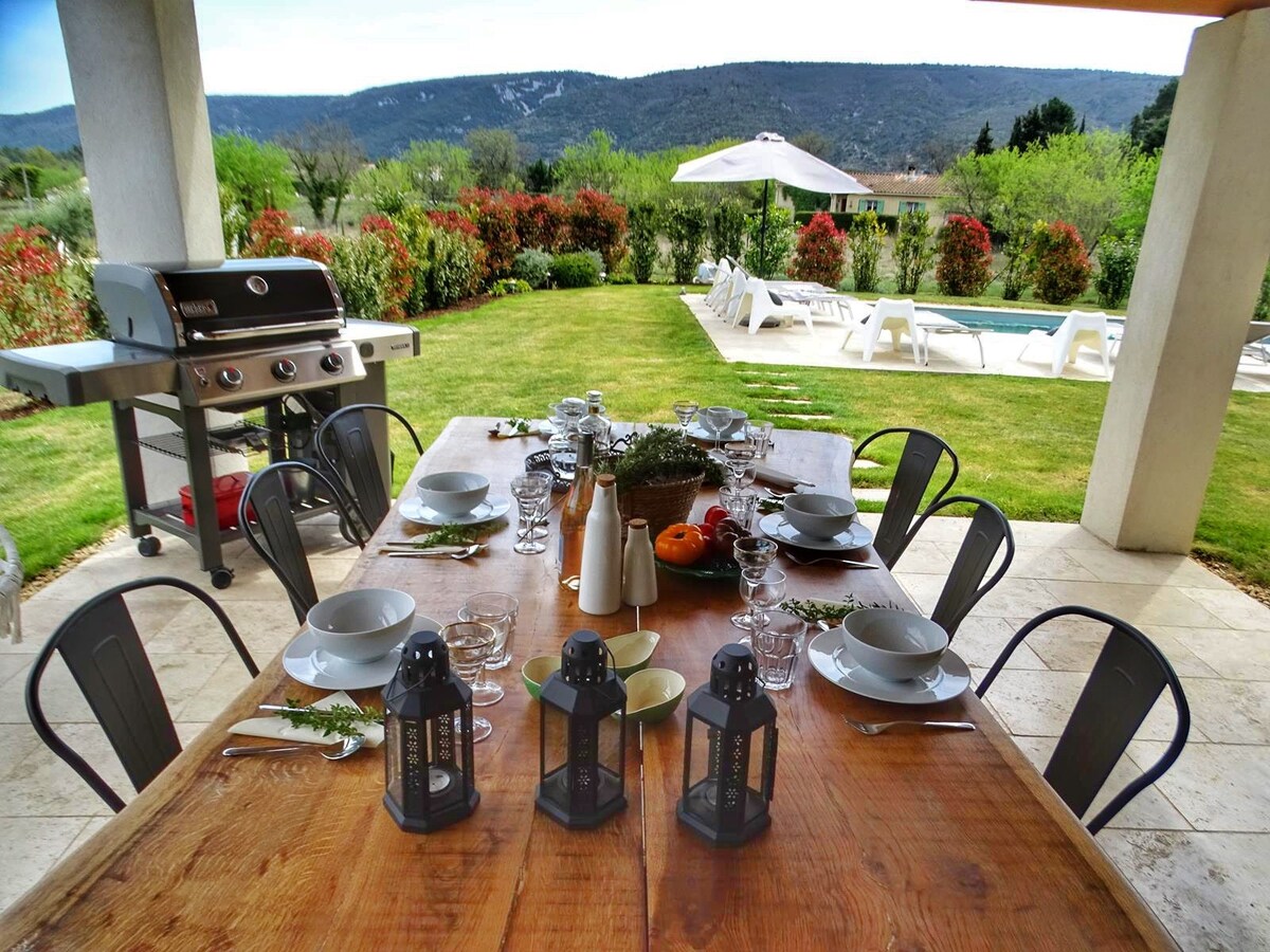 Villa climatisée grand parc à Lacoste, vue Luberon