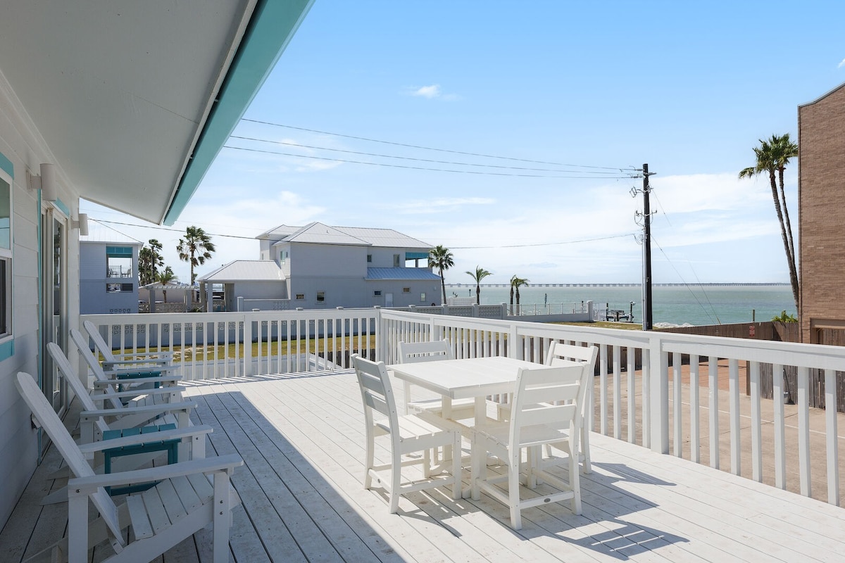 Newly remodeled bayside cottage in 2023! Private home with private heated pool! Dog friendly!