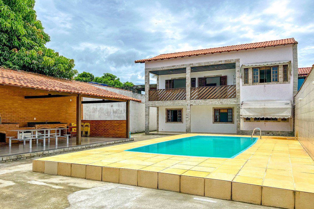 Incrível casa c piscina em Parque Nanci-Maricá/RJ