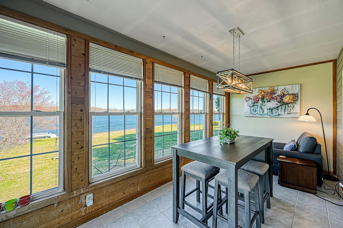 Scenic 5BR Lakefront | Fireplace | Deck