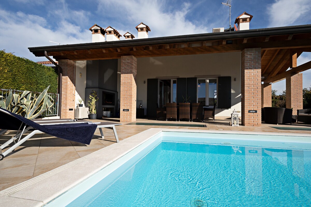 Regarda - "Villa Love" with private pool