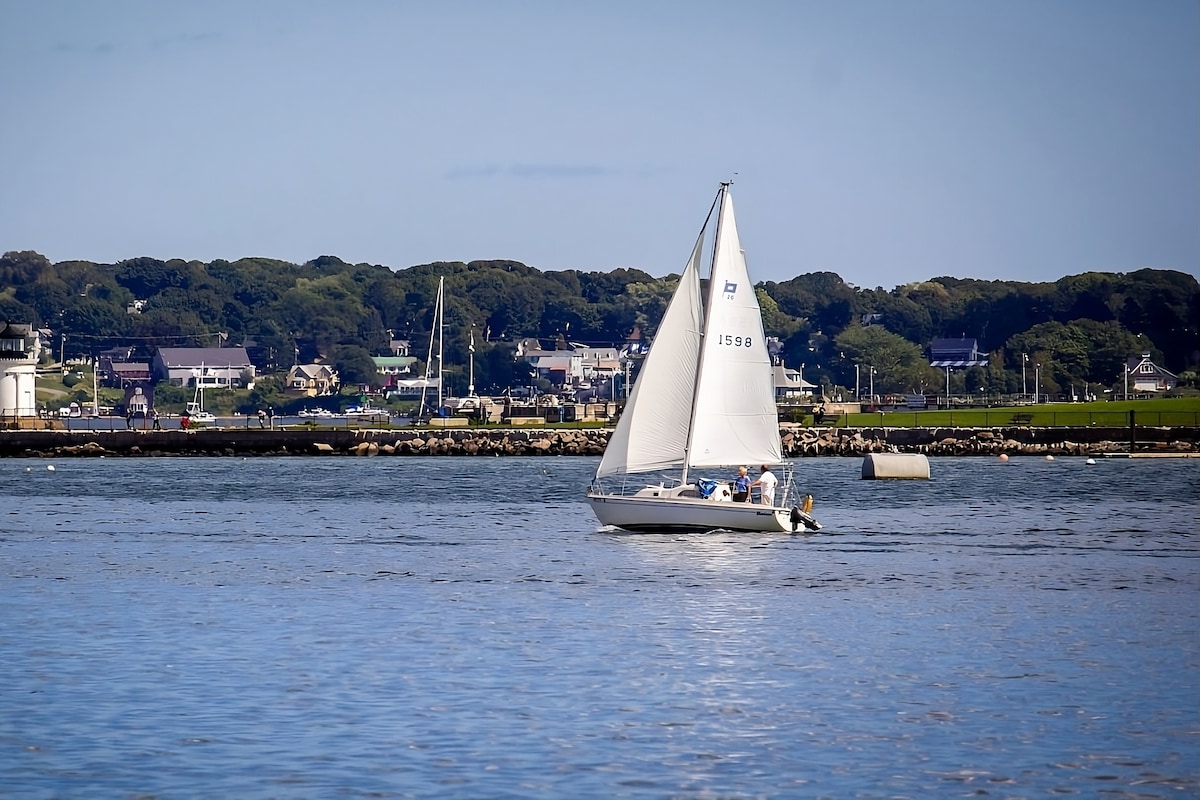 Pet-Friendly Waterfront Hideaway Near Old Port