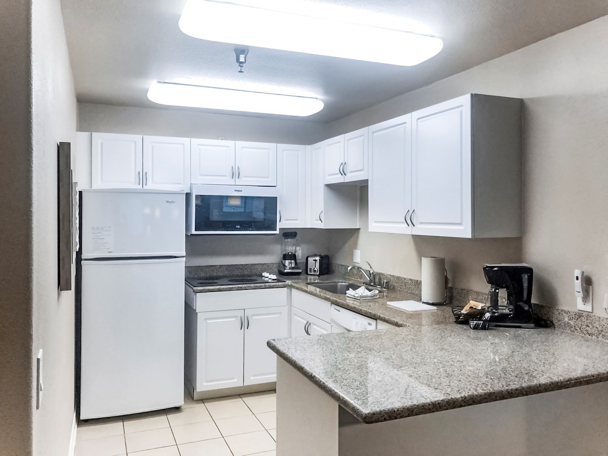 Relax and Unwind! 3 Convenient Rooms w/ Kitchen