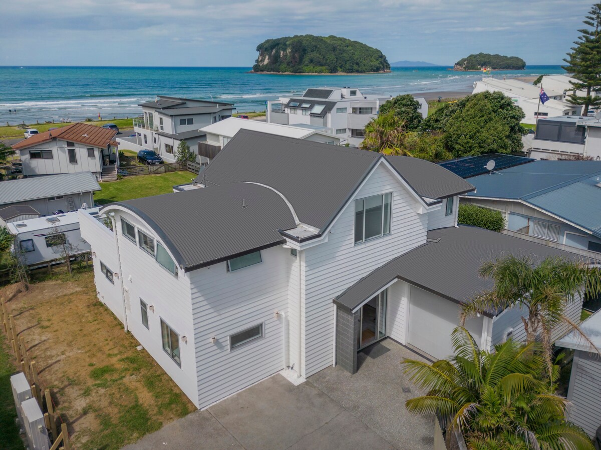 Oceanview Oasis - Whangamata Luxury Home