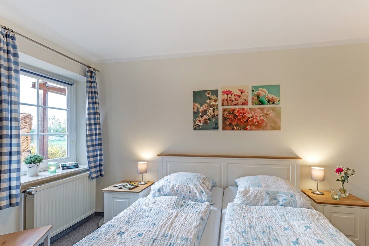 位于Fehmarn OT Wenkendorf的公寓，可供4位房客入住，面积75平方米（ 127207 ）