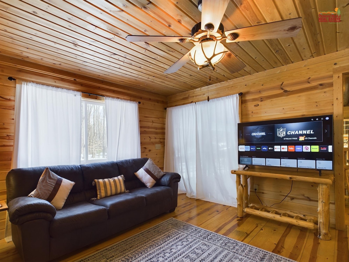 Moose Tracks -舒适的小木屋、封闭式门廊、隐蔽
