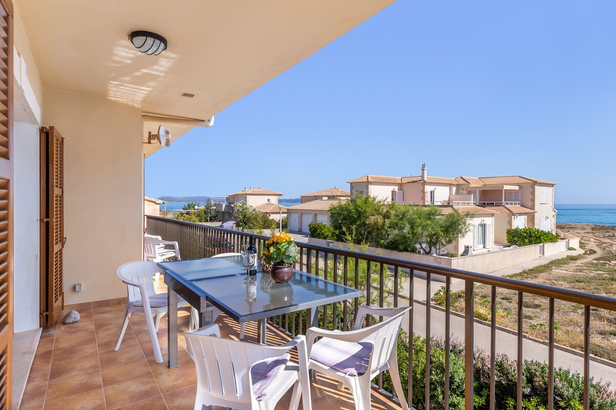 Mallorca Beach front line house 6 pers (120515)