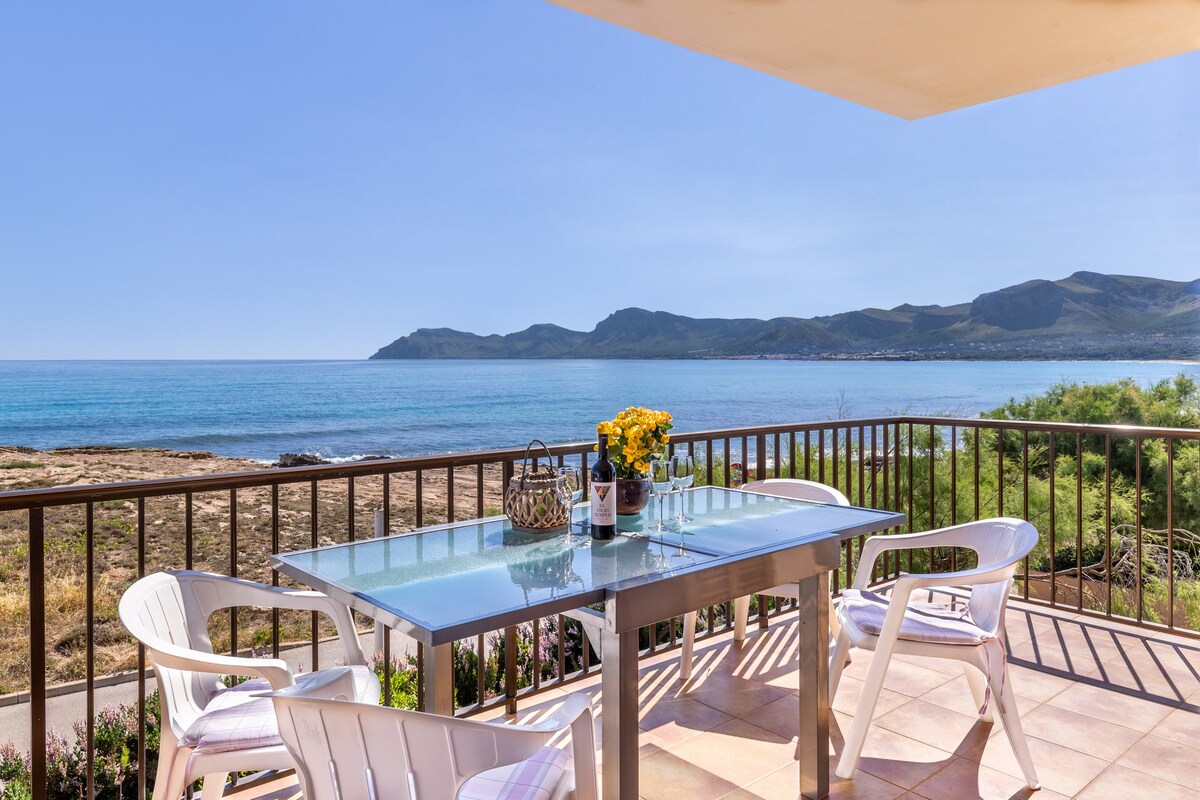 Mallorca Beach front line house 6 pers (120515)
