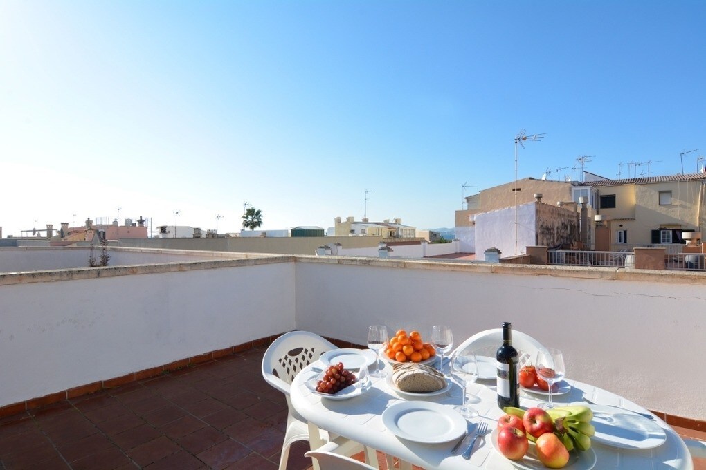 Townhouse 200mts from sea/beach (120622)