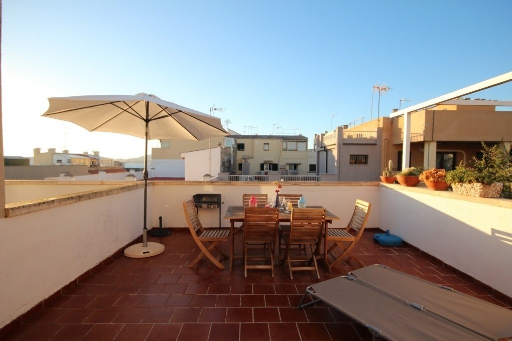 Townhouse 200mts from sea/beach (120622)