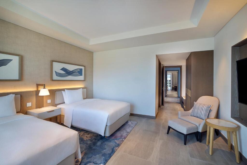 Royal Suite With Theme Park Access At Yas Bay