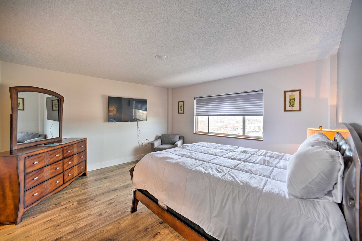 Ideally Located Studio w/ Off-Street Parking!