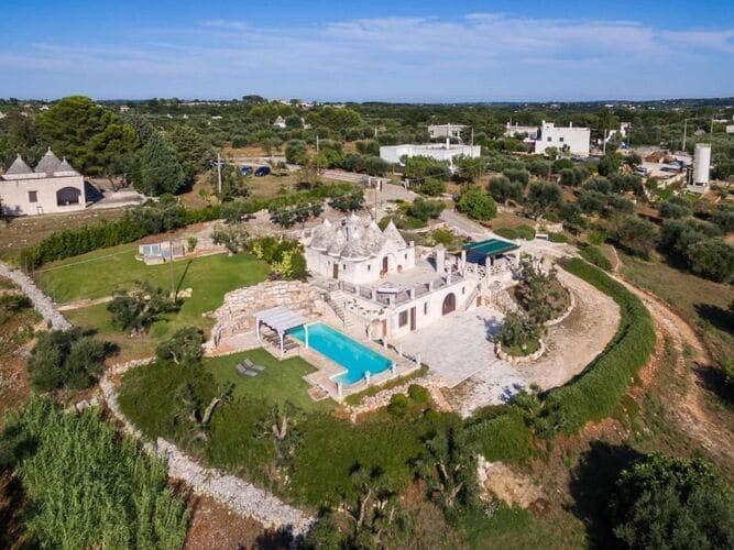 Trullo Il Pupineto with pool in Ostuni