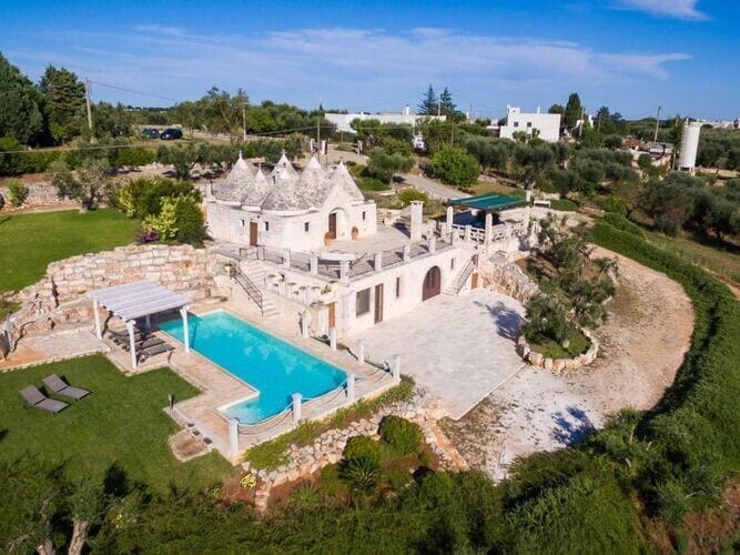 Trullo Il Pupineto with pool in Ostuni