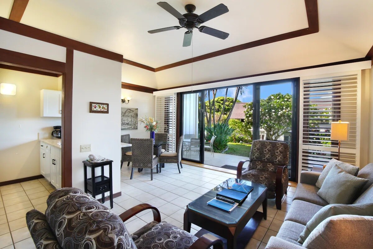 Vacation is Calling! Garden View Unit, Onsite Pool