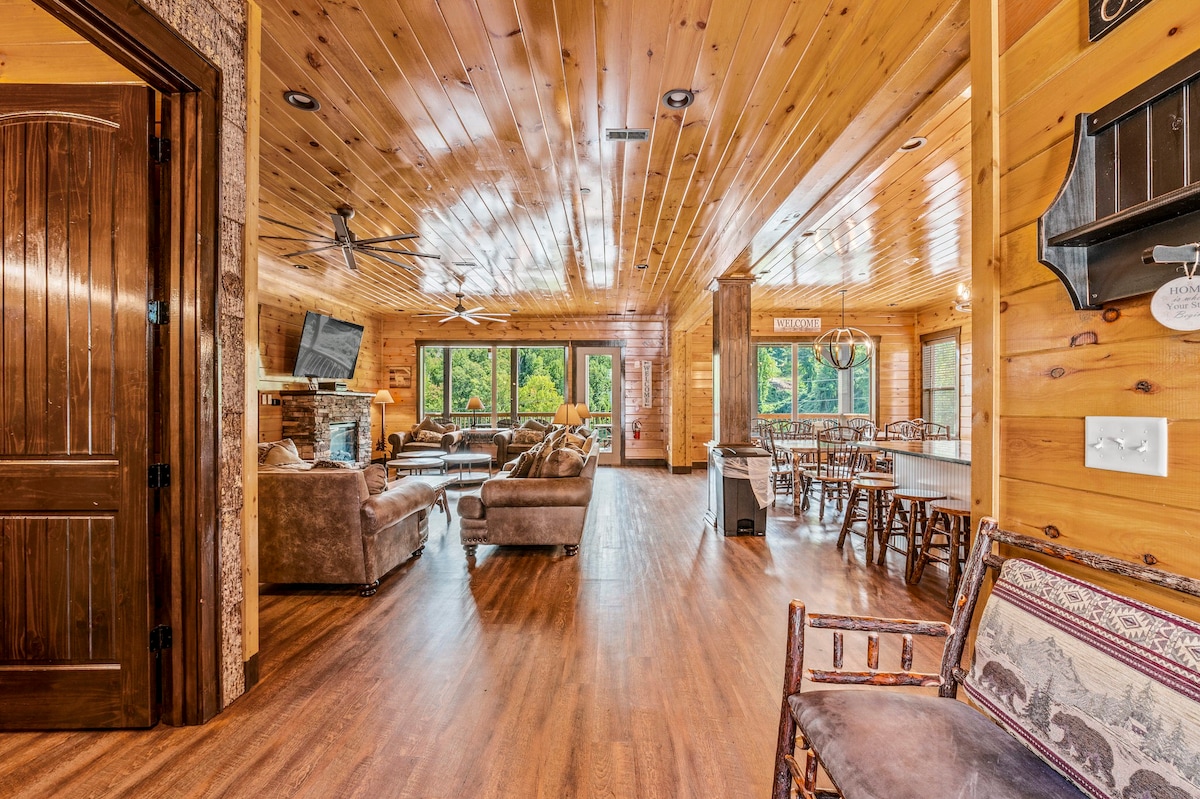 Gatlinburg Cabin Sleeps 60! Pool Access & Hot Tub