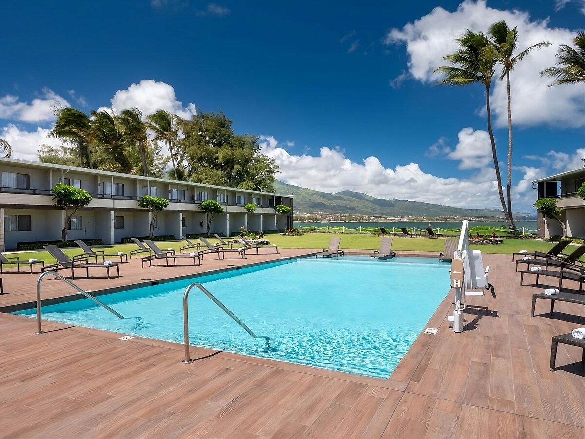 Maui Adventure! Garden View, Onsite Pool, Parking!