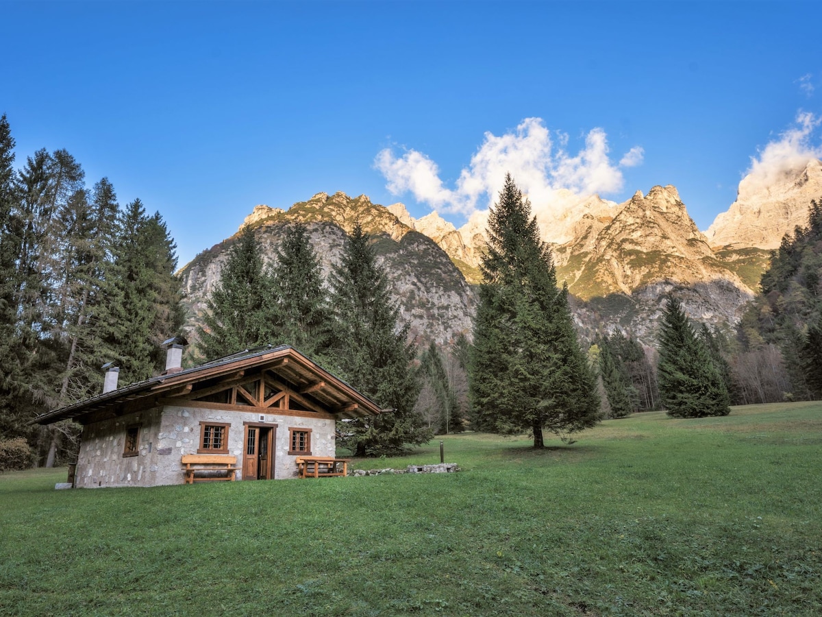 Baita Valon Alpine Hideaway by Interhome