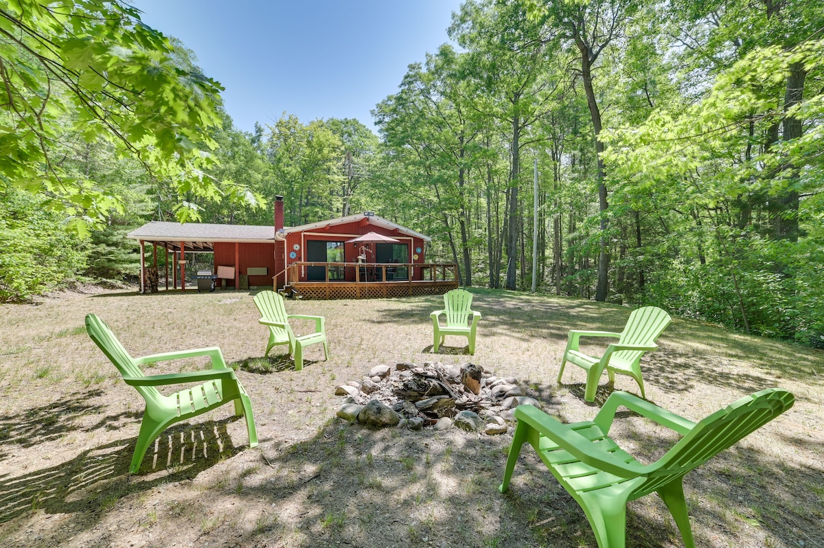 Rose City Cabin w/ Fire Pit & Lake Access