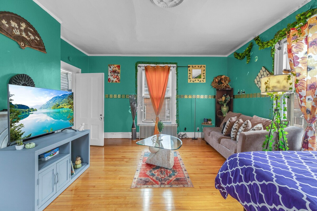 Enchanted Forest Apt in Hartford