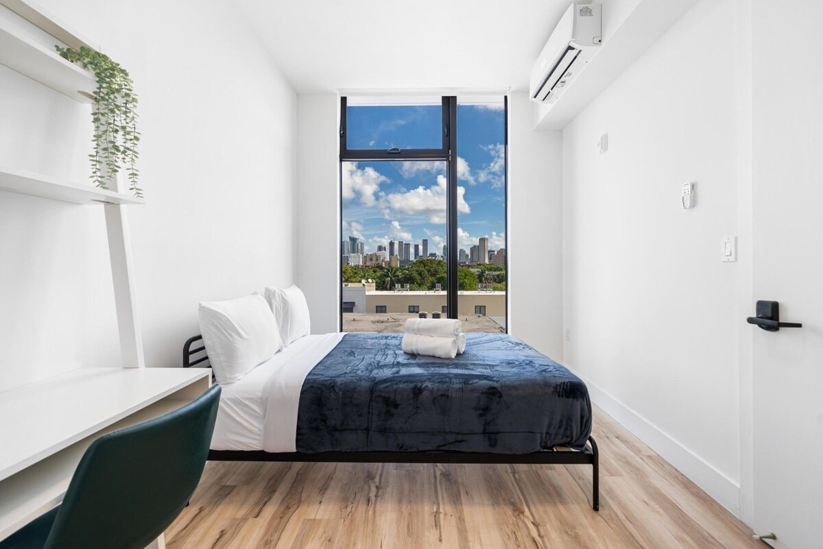 Pastel Private Bed & Bath | City View, Roof Deck