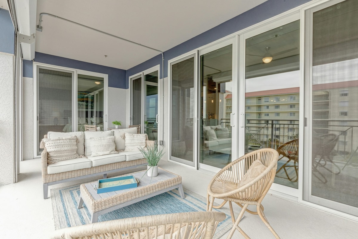 Luxurious 4BR Oceanview | Balcony | Pool | Dock