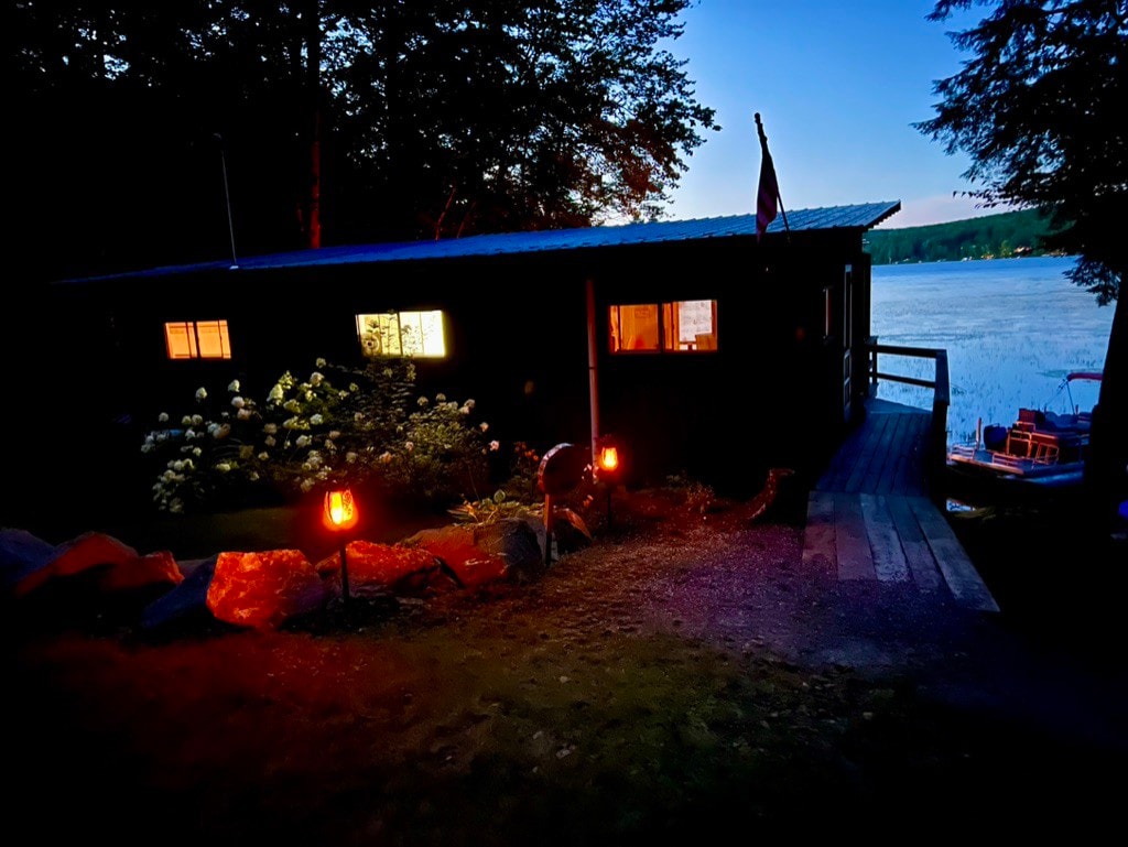 Quiet Lakefront Cabin on Crystal Lake