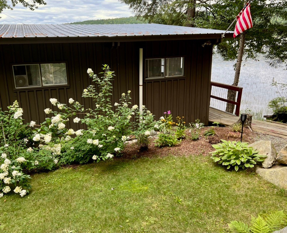 Quiet Lakefront Cabin on Crystal Lake