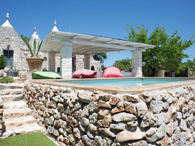 Beautiful trulli property with pool near Ostuni