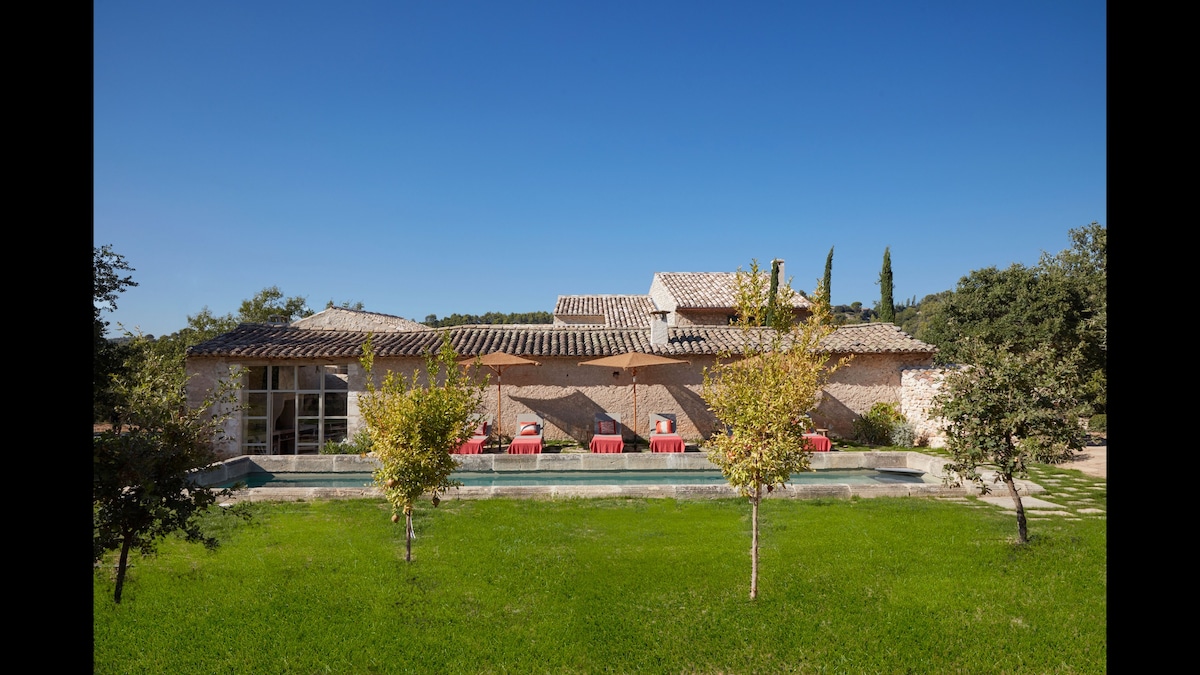 Charming villa in the Luberon vineyards - by feell