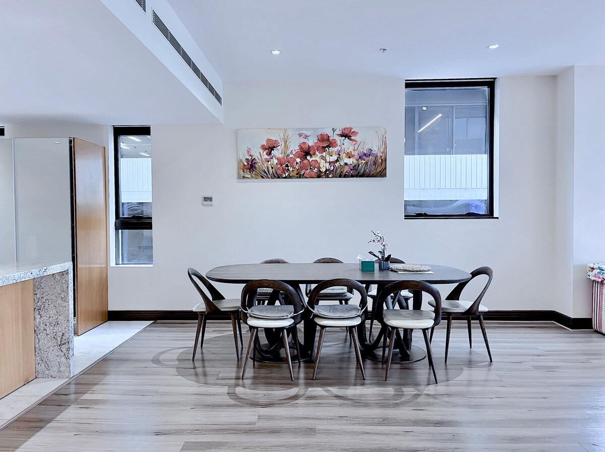 Grand St Kilda 2-story Sub Penthouse At Lucient