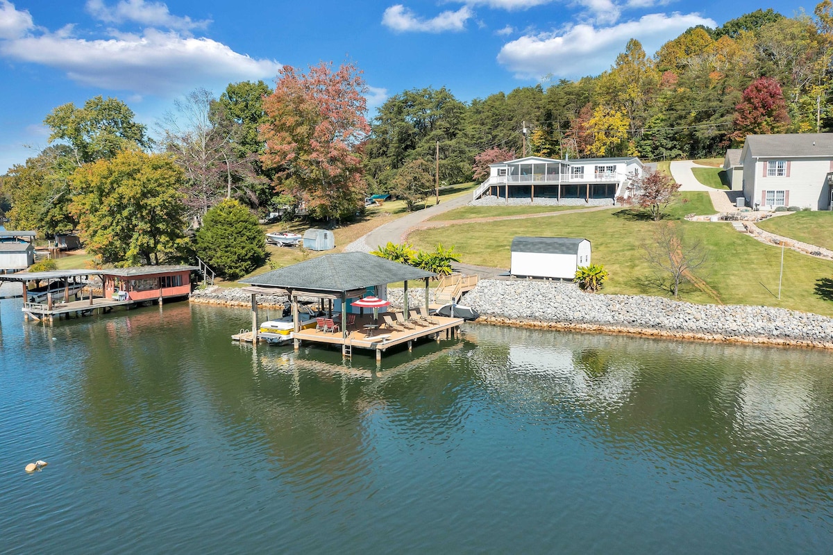 Family Lake Retreat w/ Screened Deck!