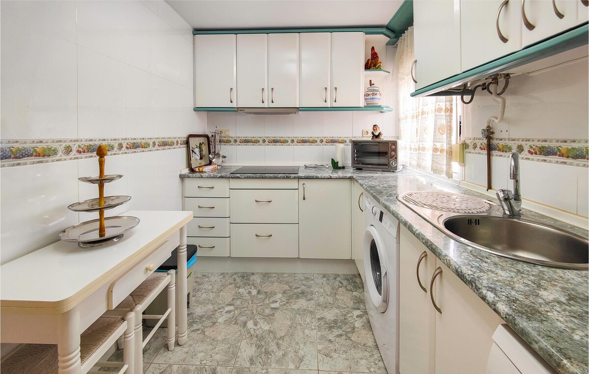 Amazing apartment in Benidorm with kitchen