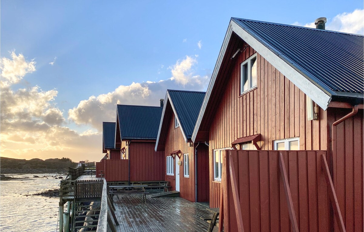 3 bedroom awesome home in Offersøy