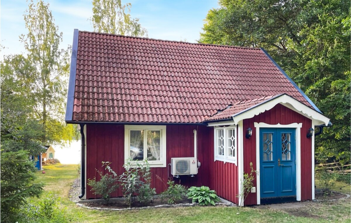 Cozy home in Eringsboda with kitchen