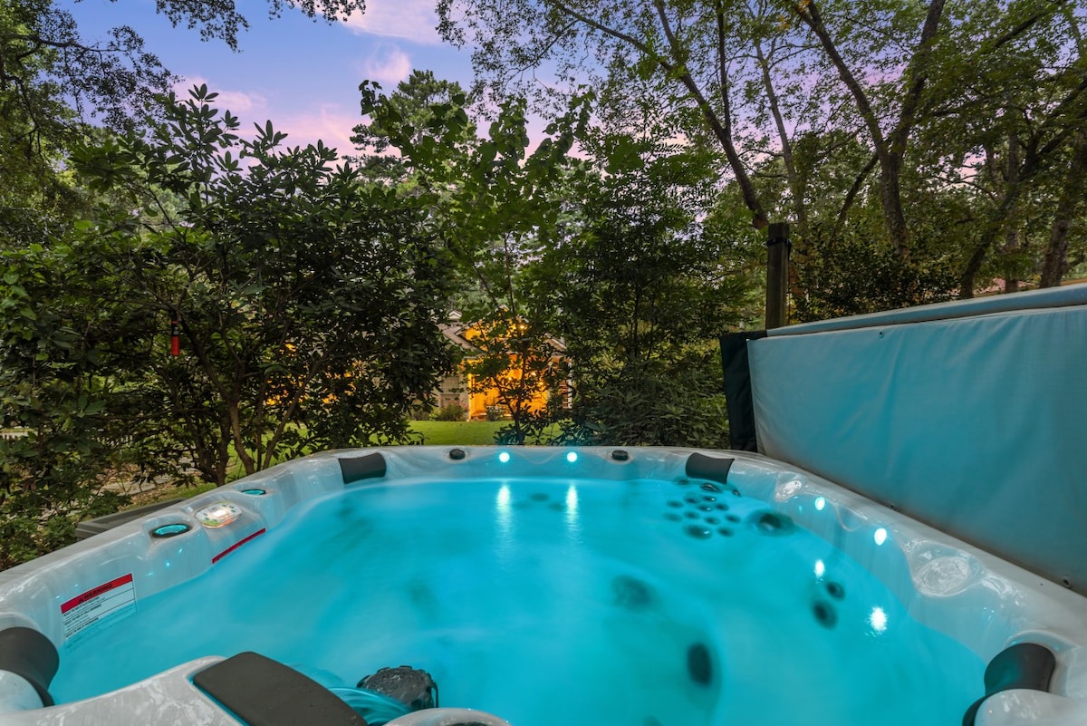 King Beds|Hot Tub|Walkable