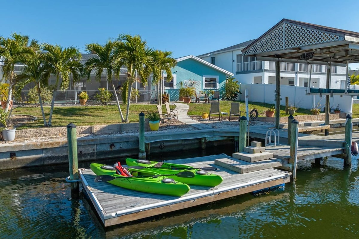 4BR Pet-Friendly Waterfront Oasis with Pool & Dock