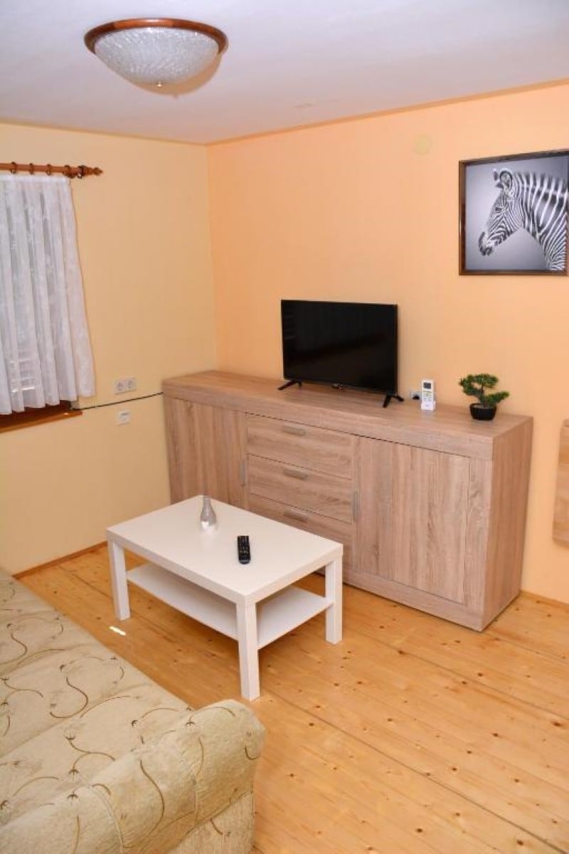 A-20688-a One bedroom apartment with