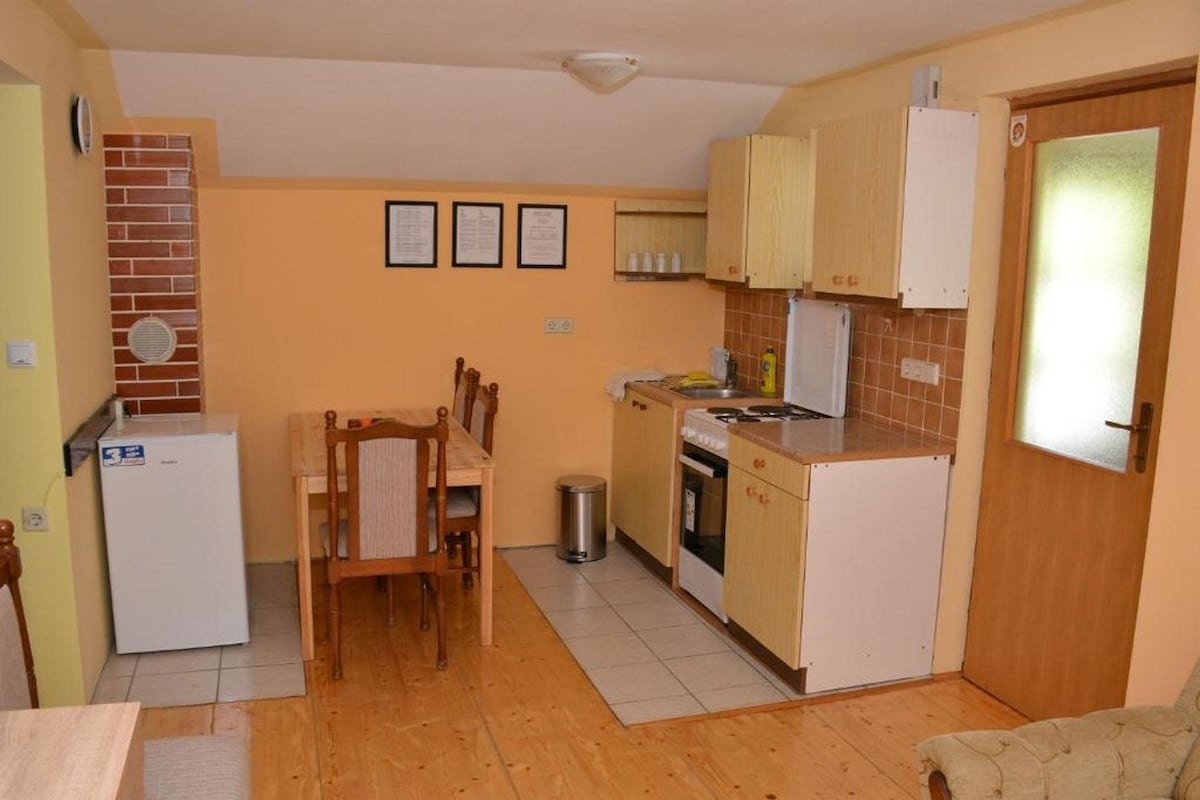 A-20688-a One bedroom apartment with