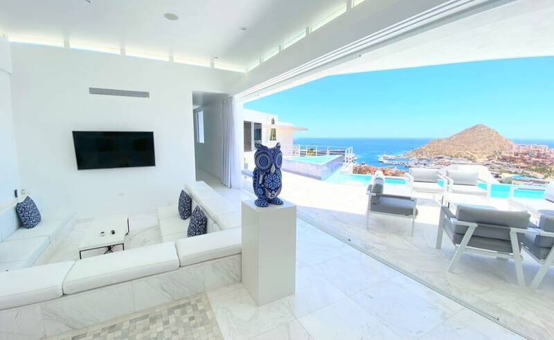 Gorgeous 9BR Pedregal Villa with Private Transport