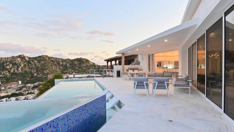 Gorgeous 9BR Pedregal Villa with Private Transport