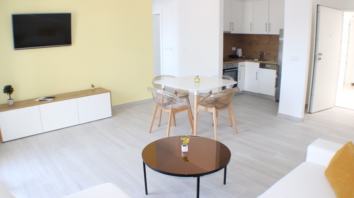 A-20710-l Two bedroom apartment with balcony and
