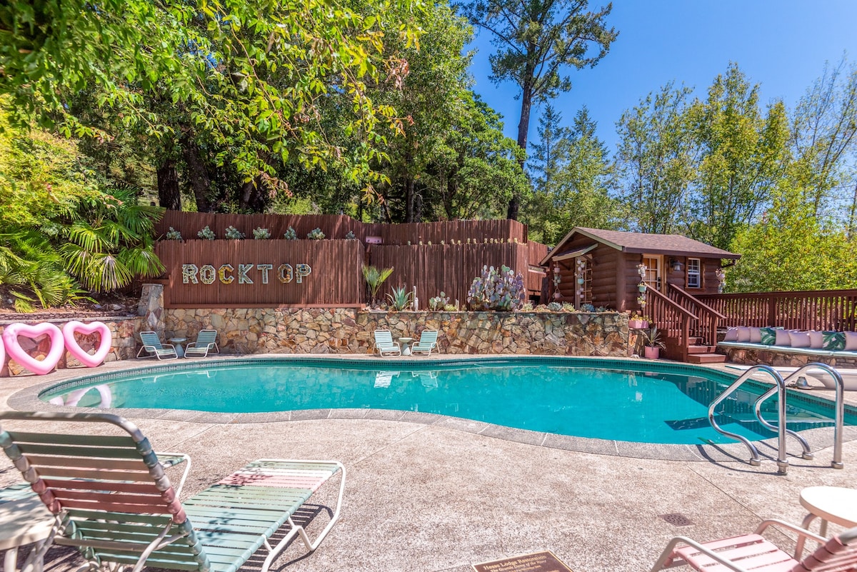 Rocktop Lodge -迷人景观，热水浴缸