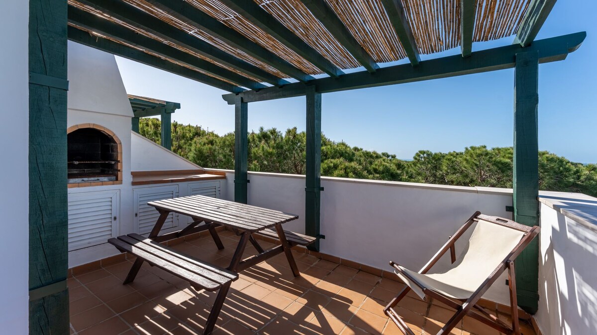 2 BDR House W/Terrace in Praia Verde by LovelyStay